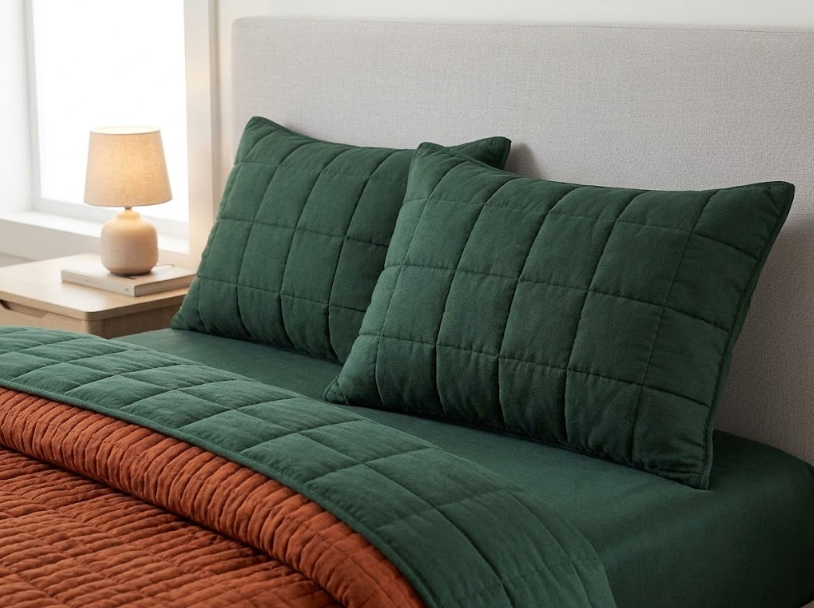 Quilted Winter Bedding Set – Warm & Cozy Quilt